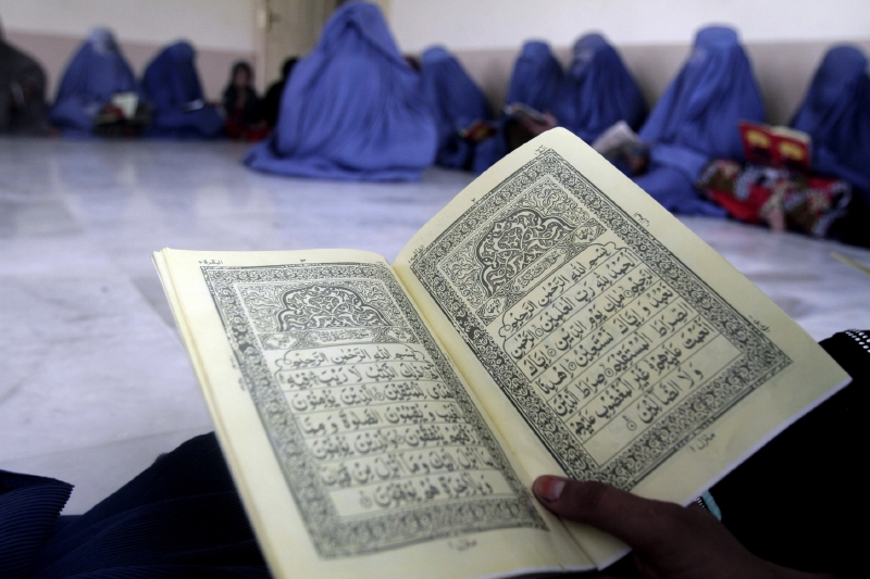 Slovo "alláh" smějí v Malajsii používat jen muslimové. Slovo "alláh" smějí v Malajsii používat jen muslimové.