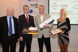 Autoopravářem roku 2013 se stal Petr Brůha (druhý zprava).