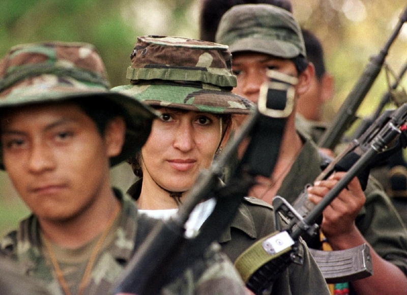 Ženské bojovnice FARC si s muži v boji nijak nezadají.