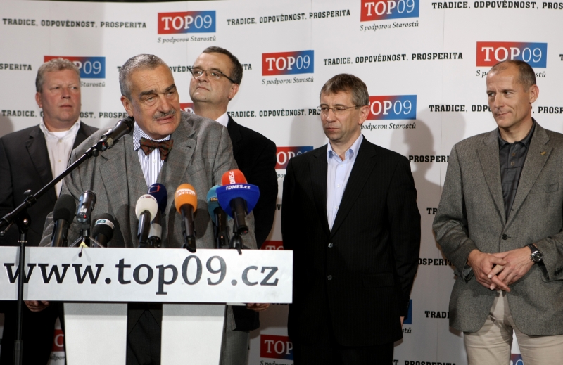 TOP 09 plánuje po volbách změnu ústavy.