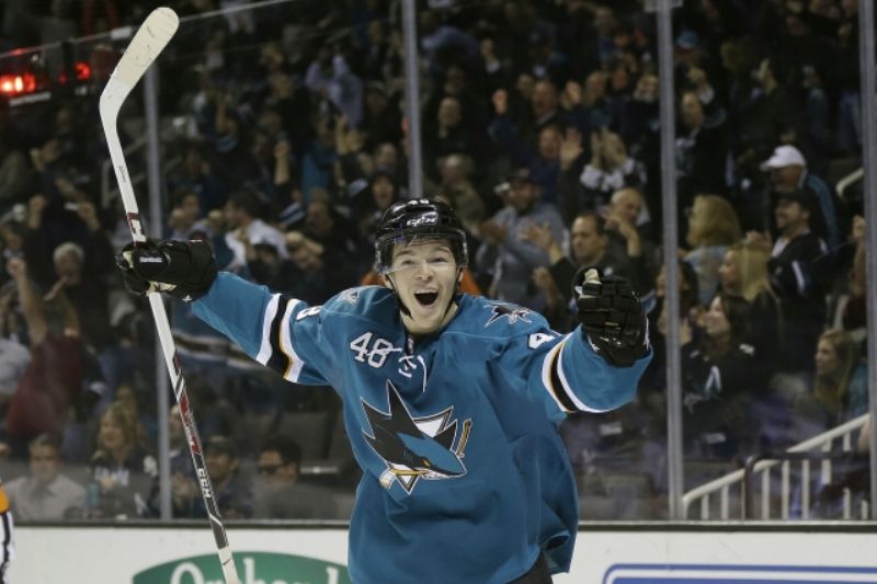 Tomáš Hertl prožívá skvělý vstup do slavné NHL. Tomáš Hertl prožívá skvělý vstup do slavné NHL.