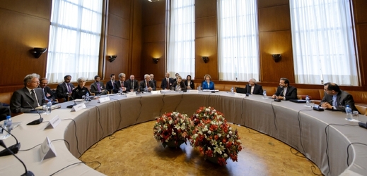 Sklupina 5 + 1 jedná opět o íránském jádru. Sklupina 5 + 1 jedná opět o íránském jádru.