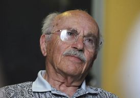Pamětník Otto Winecki byl deportován z Katovic, když mu bylo 16 let. Většinu života pak strávil v Austrálii.