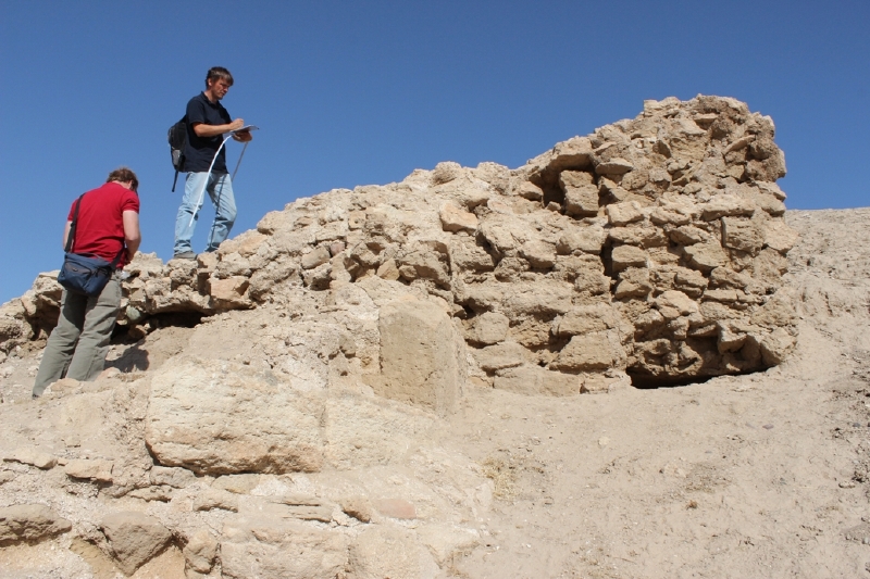 Archeologové ze Západočeské univerzity objevili neznámé zaniklé město v iráckém Kurdistánu. Archeologové ze Západočeské univerzity objevili neznámé zaniklé město v iráckém Kurdistánu.