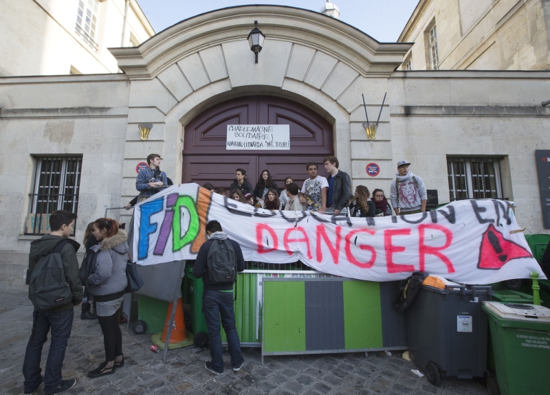Kvůli vyhoštění dívky vyšli do ulic i francouzští studenti.