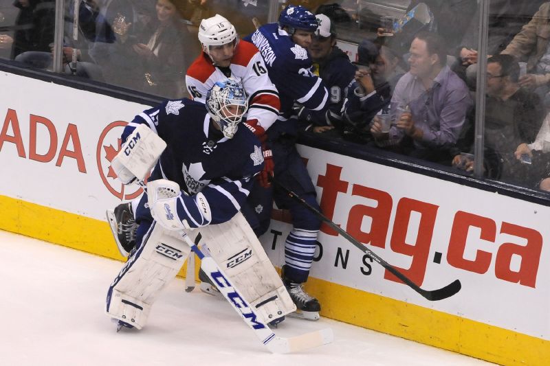 Brankář Toronta Jonathan Bernier.