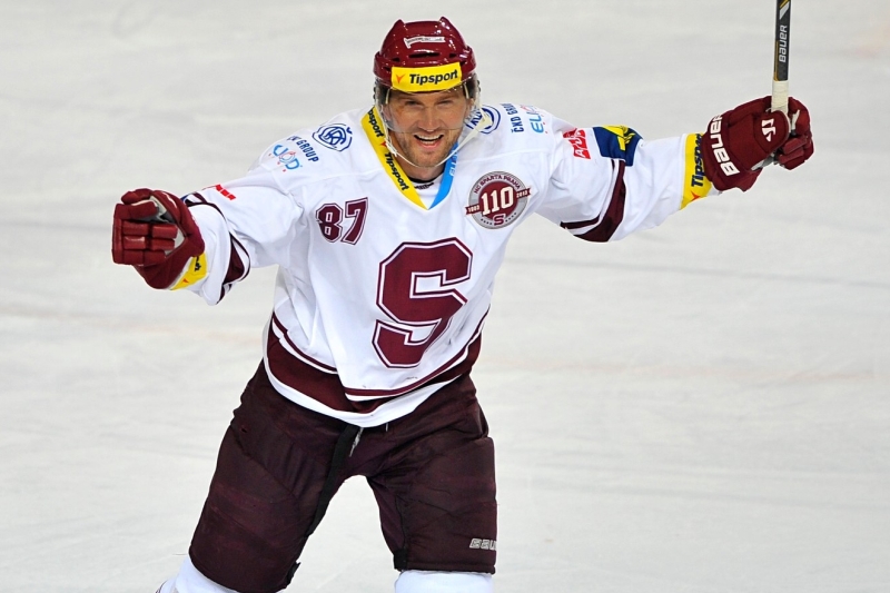 Sparťanský útočník Petr Ton vládne produktivitě hokejové extraligy. Sparťanský útočník Petr Ton vládne produktivitě hokejové extraligy.