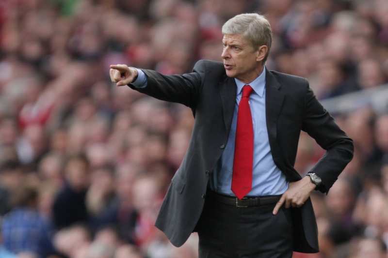 Manažer Arsène Wenger se se svým Arsenalem vyhřívá na špici anglické Premier League. Manažer Arsène Wenger se se svým Arsenalem vyhřívá na špici anglické Premier League.