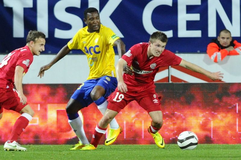 Alois Hyčka (vlevo) a Milan Lutonský (vpravo) z Brna a Franci Litsingi z Teplic.