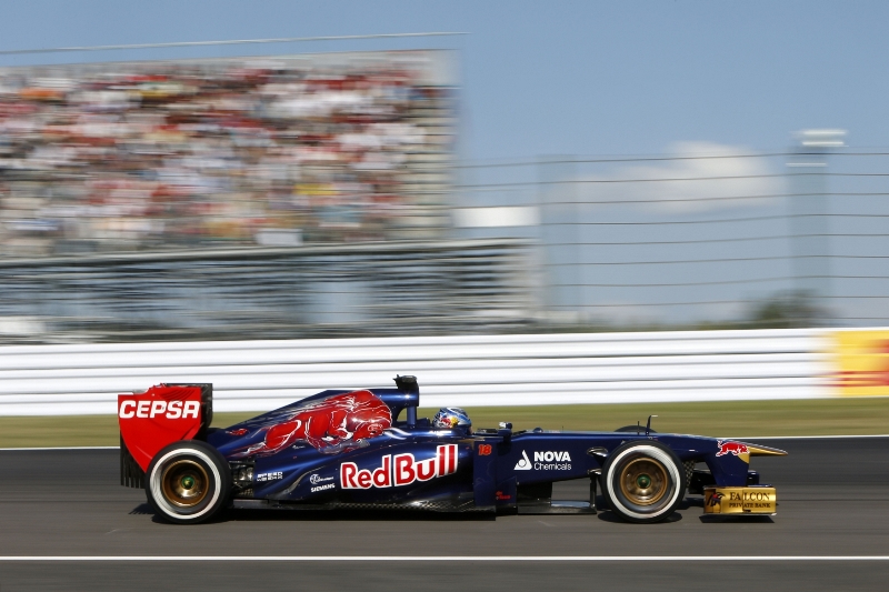 Novým pilotem stáje formule 1 Toro Rosso bude v příští sezoně Rus Daniilo Kvjat. Novým pilotem stáje formule 1 Toro Rosso bude v příští sezoně Rus Daniilo Kvjat.