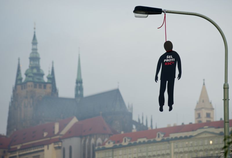 S oběšenci proti komunismu.