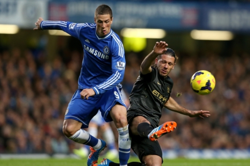 Fernando Torres (vlevo) vstřelil vítězný gól Chelsea.