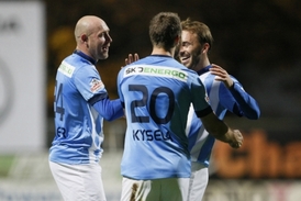 Fotbalisté Mladé Boleslavi se radují z gólu v zápase proti Brno.