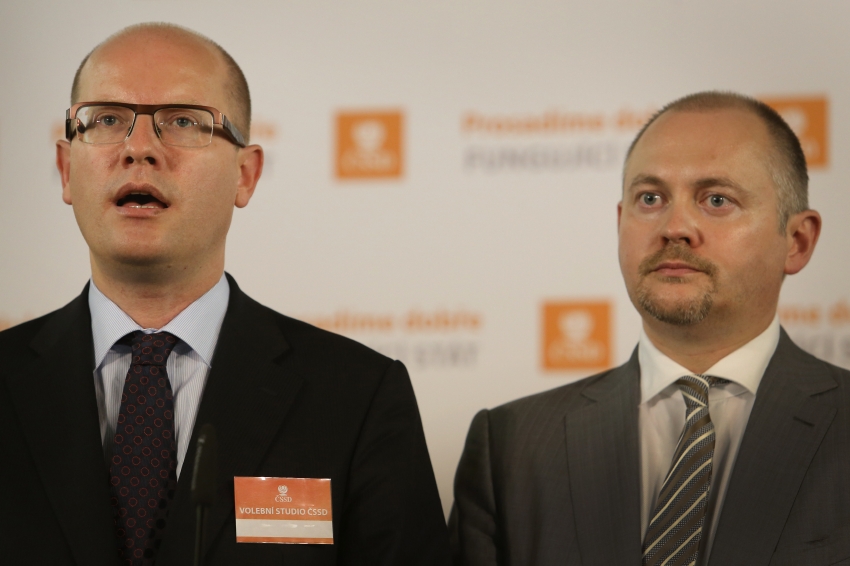 Bohuslav Sobotka (vlevo) a Michal Hašek, rivalové v ČSSD.