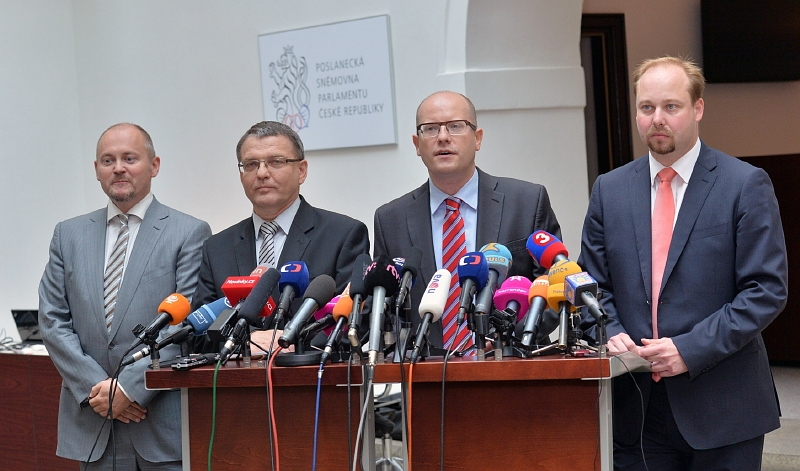 Čtyři nejdiskutovanější muži sociální demokracie (zleva): Michal Hašek, Lubomír Zaorálek, Bohuslav Sobotka a Jeroným Tejc. Čtyři nejdiskutovanější muži sociální demokracie (zleva): Michal Hašek, Lubomír Zaorálek, Bohuslav Sobotka a Jeroným Tejc.