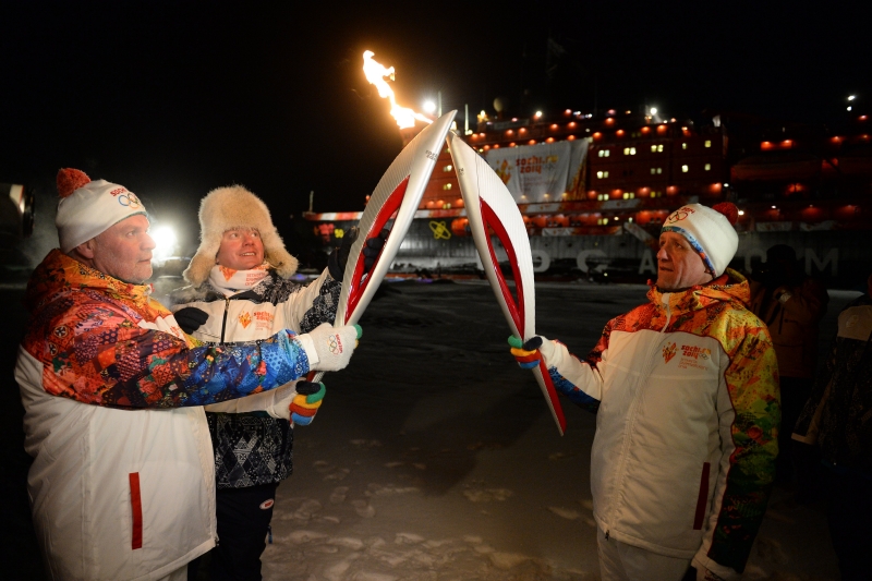 Do Soči už míří i olympijská pochodeň.