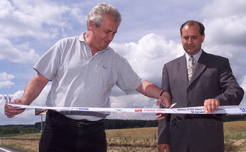 Petr Pospíchal (vpravo) se na místě odvolal (na archivním snímku z roku 2004 s Milošem Zemanem).