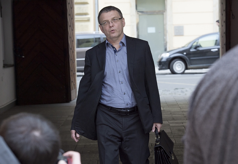 Lubomír Zaorálek tvrdí, že přímý účastník schůzky mu potvrdil, že Zeman mluvil s členy ČSSD o odvolání Sobotky z role hlavního povolebního vyjednávače strany. 
