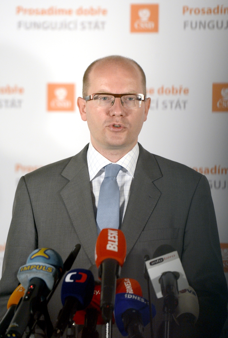 Podle Sobotky by se účastníci schůzky se Zemanem měli minimálně omluvit.