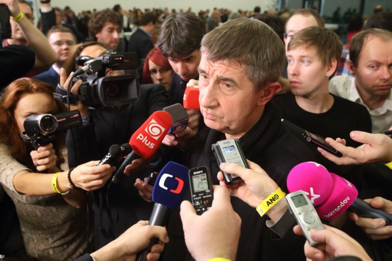 Andrej Babiš potřebuje vyhrát soud na Slovensku, jinak se české vlády účastnit nemůže.