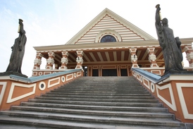 Unikátní krematorium v Pardubicích dá o víkendu nahlédnout do svých útrob..