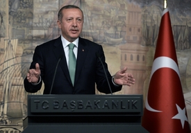 Turecký premiér Erdogan býval velkým přítelem syrského prezidenta Asada. Dnes mu jde po krku. 