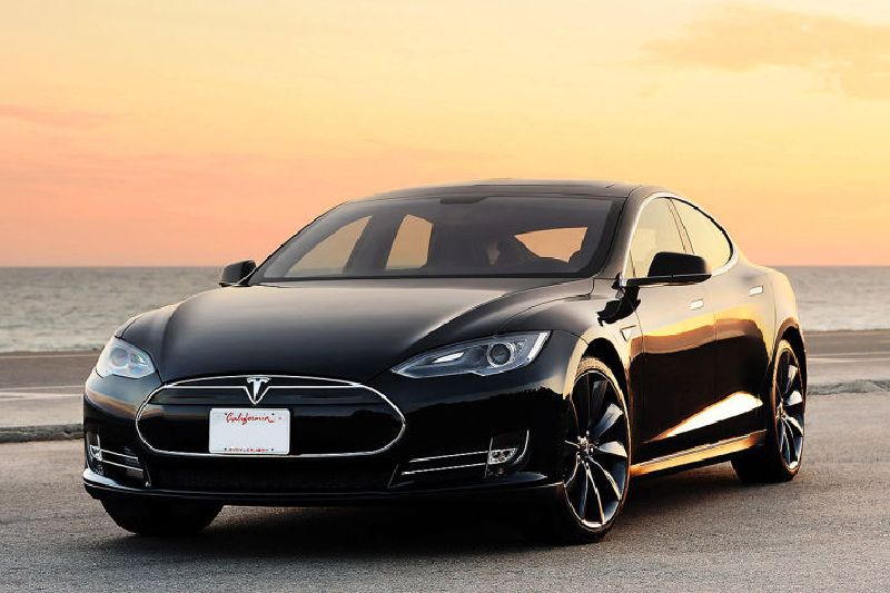 Automobilka Tesla rozšíří výrobu elektrického Modelu S.