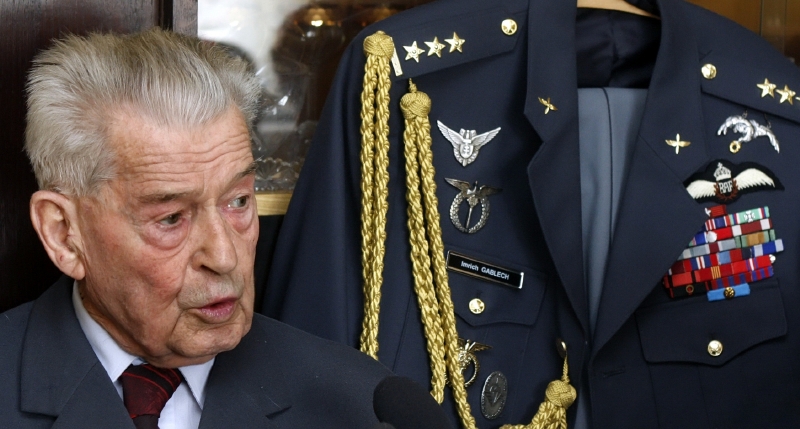 Osmadevadesátiletý válečný veterán Imrich Gablech.