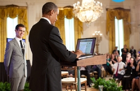 Jsme v tvítování jedničky, může Obama chválit svůj úřad.