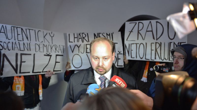Jeroným Tejc možná přijde o svou funkci předsedy poslaneckého klubu ČSSD.