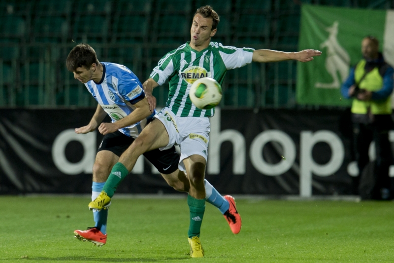 Záložník Bohemians Jan Moravec (vpravo) a záložník Boleslavi Ondřej Kúdela.