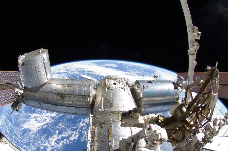 Americká astronautka Sunita Williamsová během vesmírné procházky (ilustrační foto).