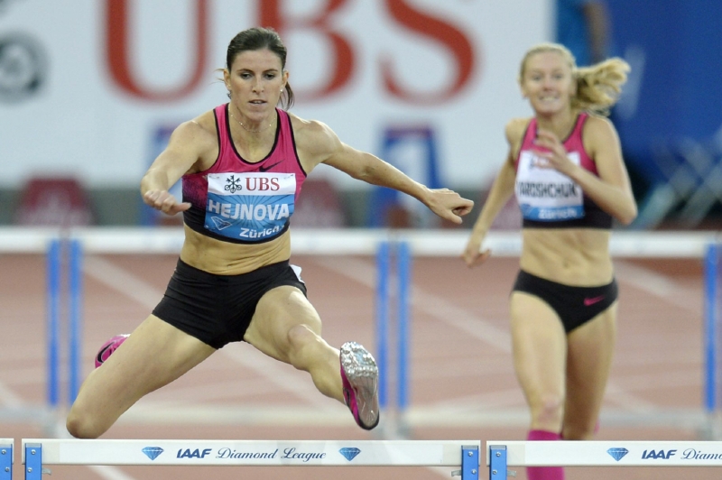 Zuzana Hejnová (vlevo). Zuzana Hejnová (vlevo).