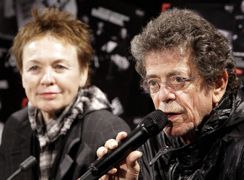 Laurie Andersonová zdědí většinu majetku, který po sobě kdysi divoký hudebník zanechal. Laurie Andersonová zdědí většinu majetku, který po sobě kdysi divoký hudebník zanechal.
