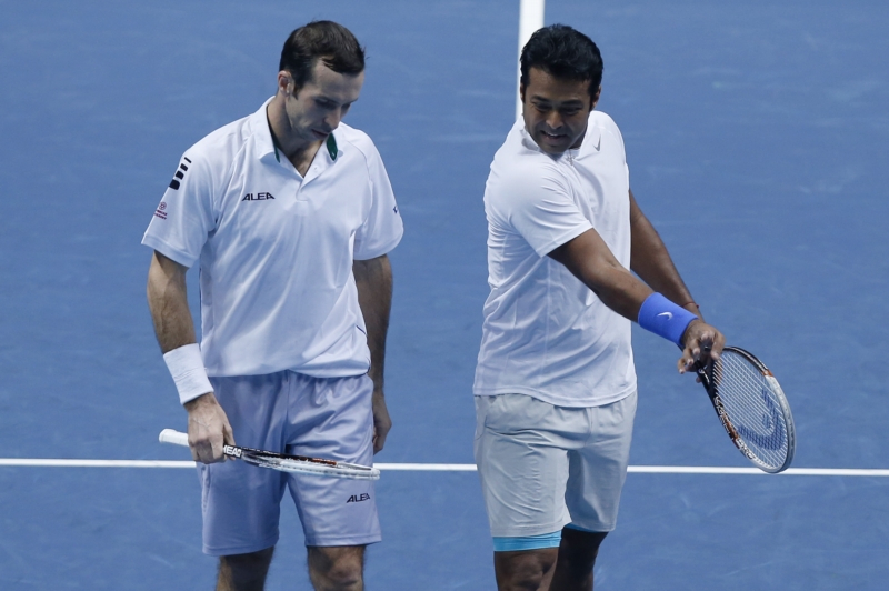 Radek Štěpánek (vlevo) a Ind Leandro Paes.