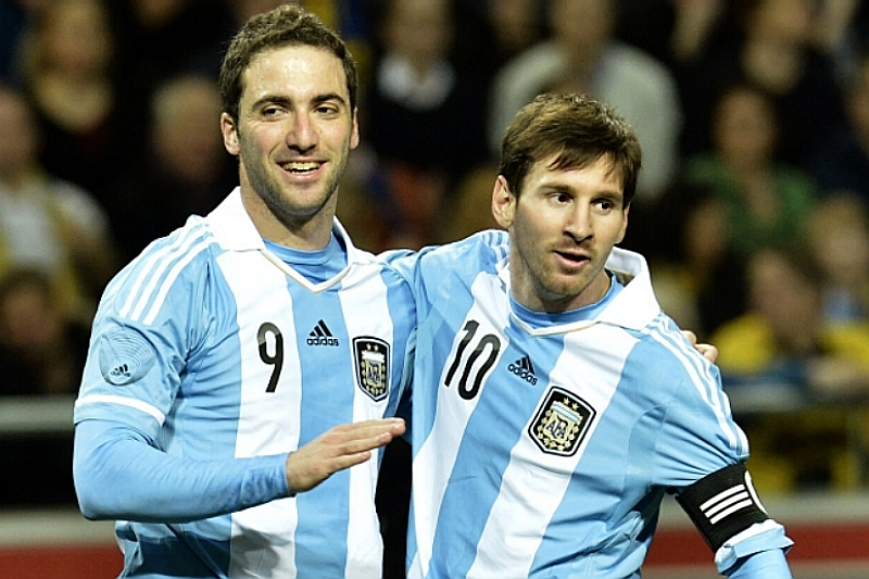 Dvě největší hvězdy Argentiny - Lionel Messi (vpravo) a Gonzalo Higuain.