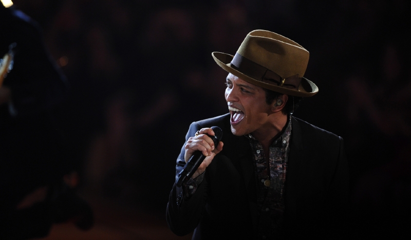 Bruno Mars dovede míchat žánry. Bruno Mars dovede míchat žánry.