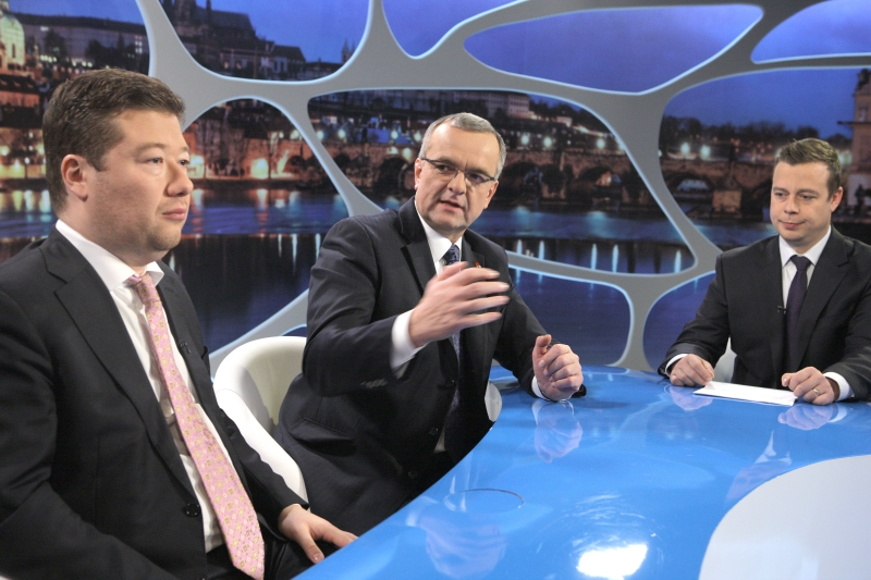 Tomio Okamura a Miroslav Kalousek se potkali v diskusním pořadu TV Barrandov, který moderoval šéfredaktor TÝDNE František Nachtigall. 