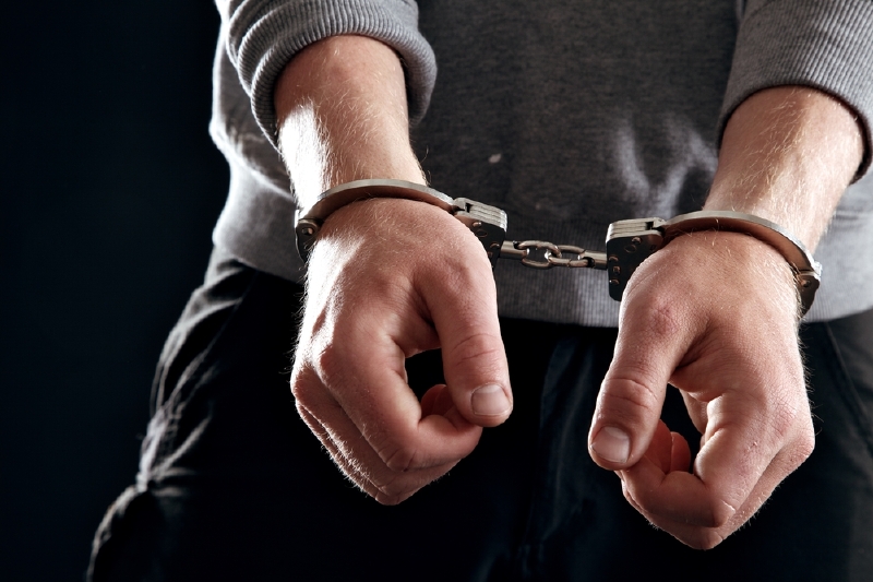 FBI v Praze zadržela muže obviněného z únosu. FBI v Praze zadržela muže obviněného z únosu.