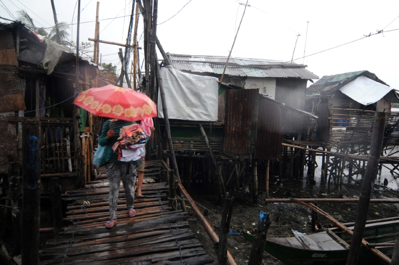 Tajfun Haiyan udeřil na Filipíny plnou silou v pátek. Tajfun Haiyan udeřil na Filipíny plnou silou v pátek.