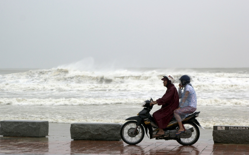 Vietnam evakuoval přes 600 tisíc obyvatel. Vietnam evakuoval přes 600 tisíc obyvatel.