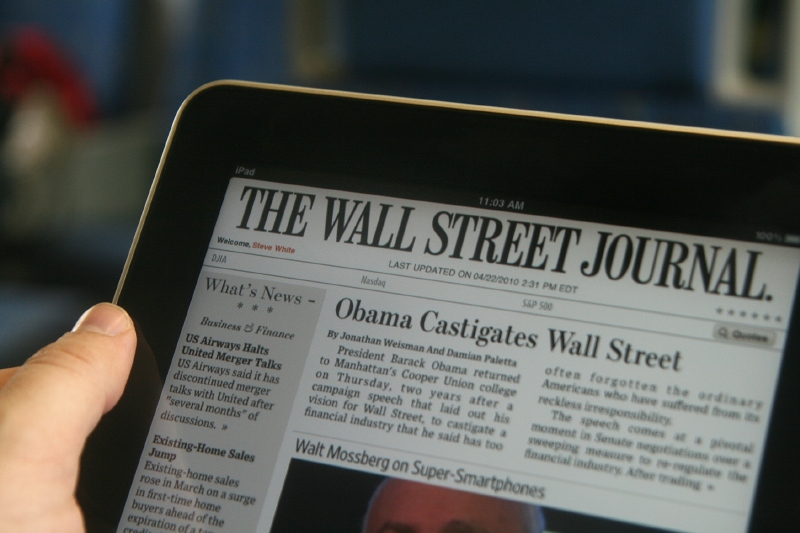 Společnost New Corp., která vydává například The Wall Street Journal se v prvním fiskálním čtvrtletí vrátila k zisku. 