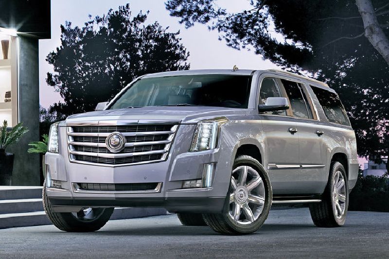 Mohutný Cadillac Escalade nabídne sedm míst.