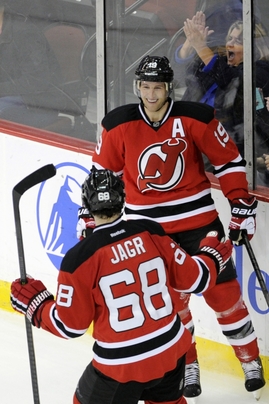 Travis Zajac a Jaromír Jágr.