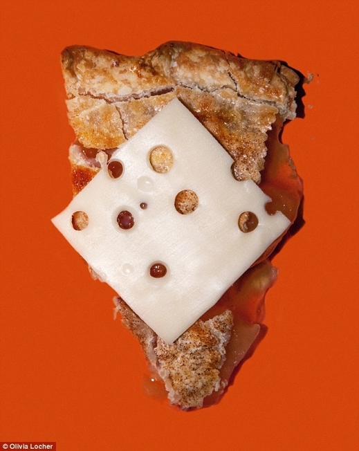 Jablečný koláč musí být ve Wisconsinu podáván se sýrem. Jablečný koláč musí být ve Wisconsinu podáván se sýrem.
