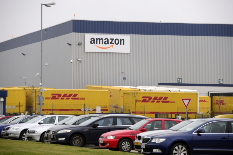 Americký internetový obchod Amazon plánuje v Dobrovízi u Prahy postavit nové distribuční centrum.