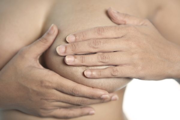 Soud ve Francii viní z aféry vadných implantátů německou firmu.