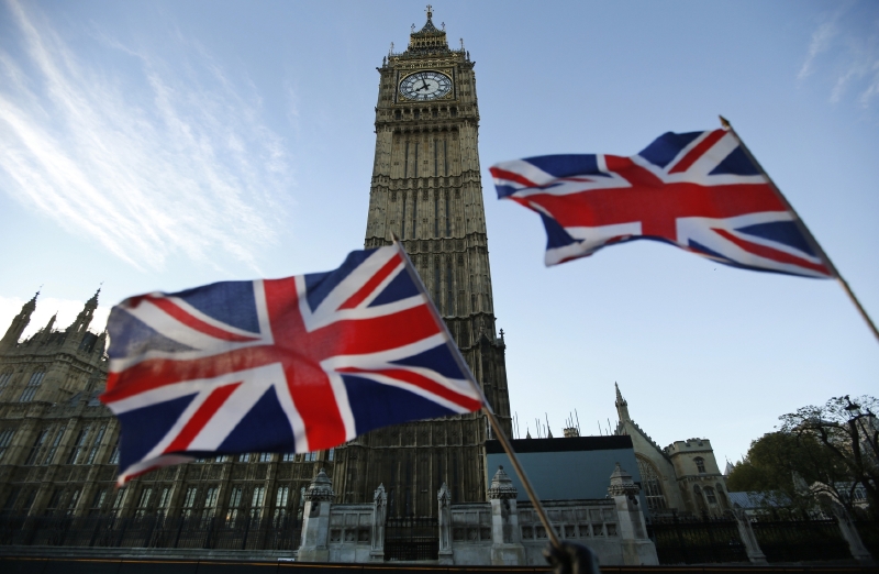 Obyvatelé Británie se obávají dalšího přílivu přistěhovalců. Obyvatelé Británie se obávají dalšího přílivu přistěhovalců.