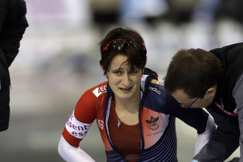 Zraněná rychlobruslařka Martina Sáblíková. Zraněná rychlobruslařka Martina Sáblíková.
