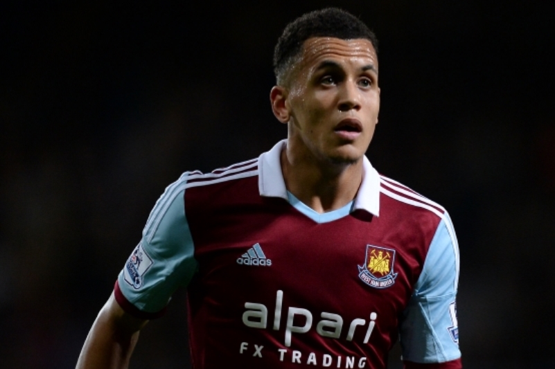 Záložník West Hamu Ravel Morrison. Záložník West Hamu Ravel Morrison.